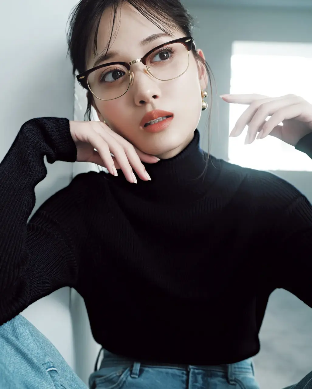 山下美月さん愛用のレイバンのメガネ