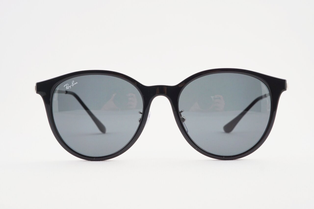 Ray-Ban「RB4334D」のフロント