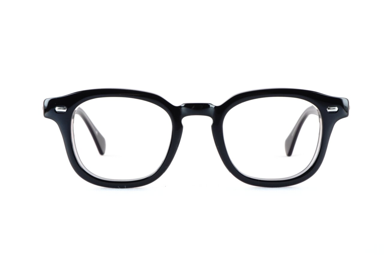 BOSTON CLUB「DENNIS」のフロント