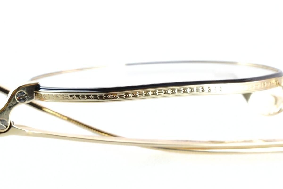 カメマンネンのメガネ「KMN-5501」のリム