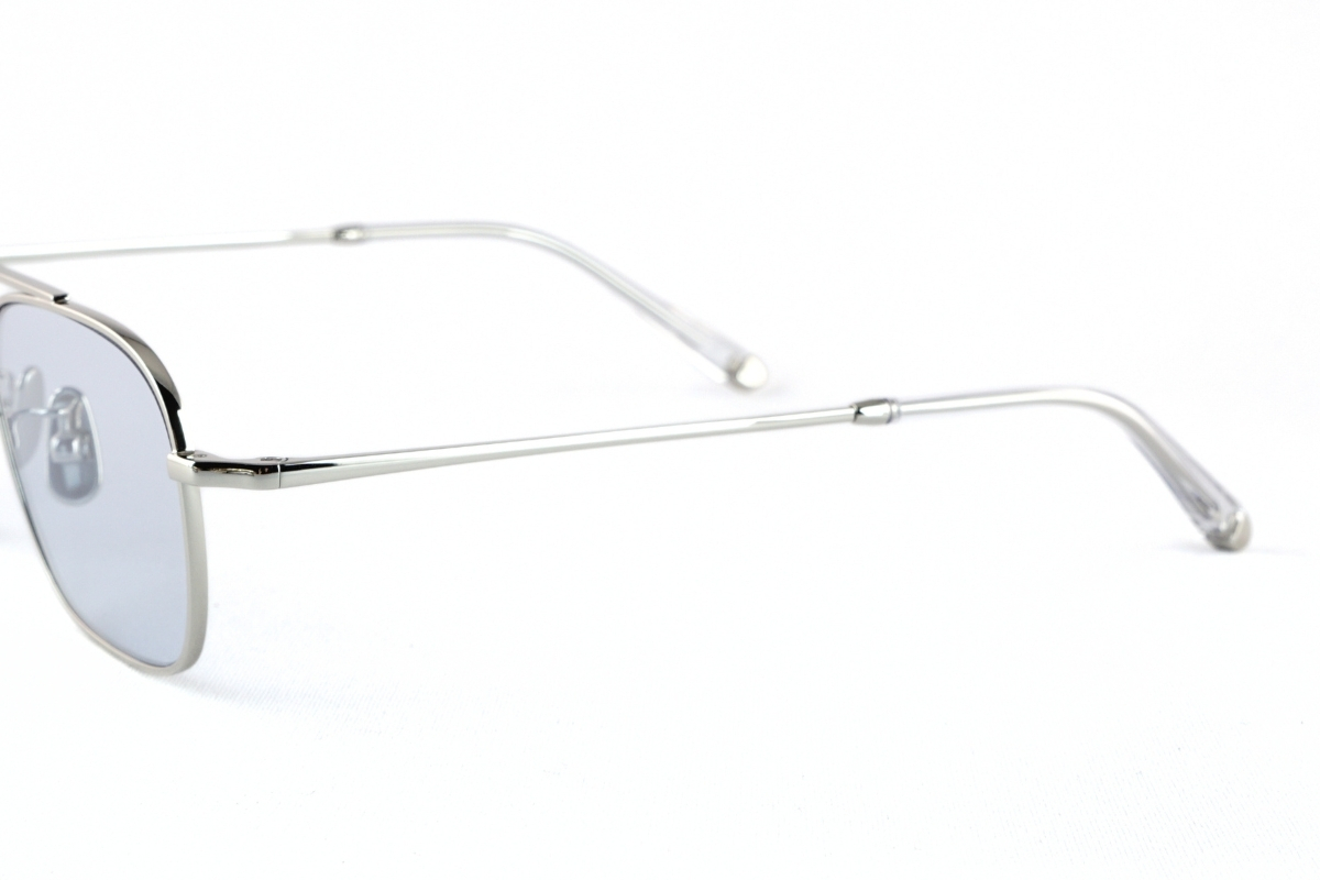 A.D.S.R.のサングラス「CEDRIC」のテンプル