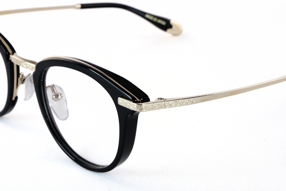 杉本圭ぼボストンメガネ「KS-108」の彫金模様