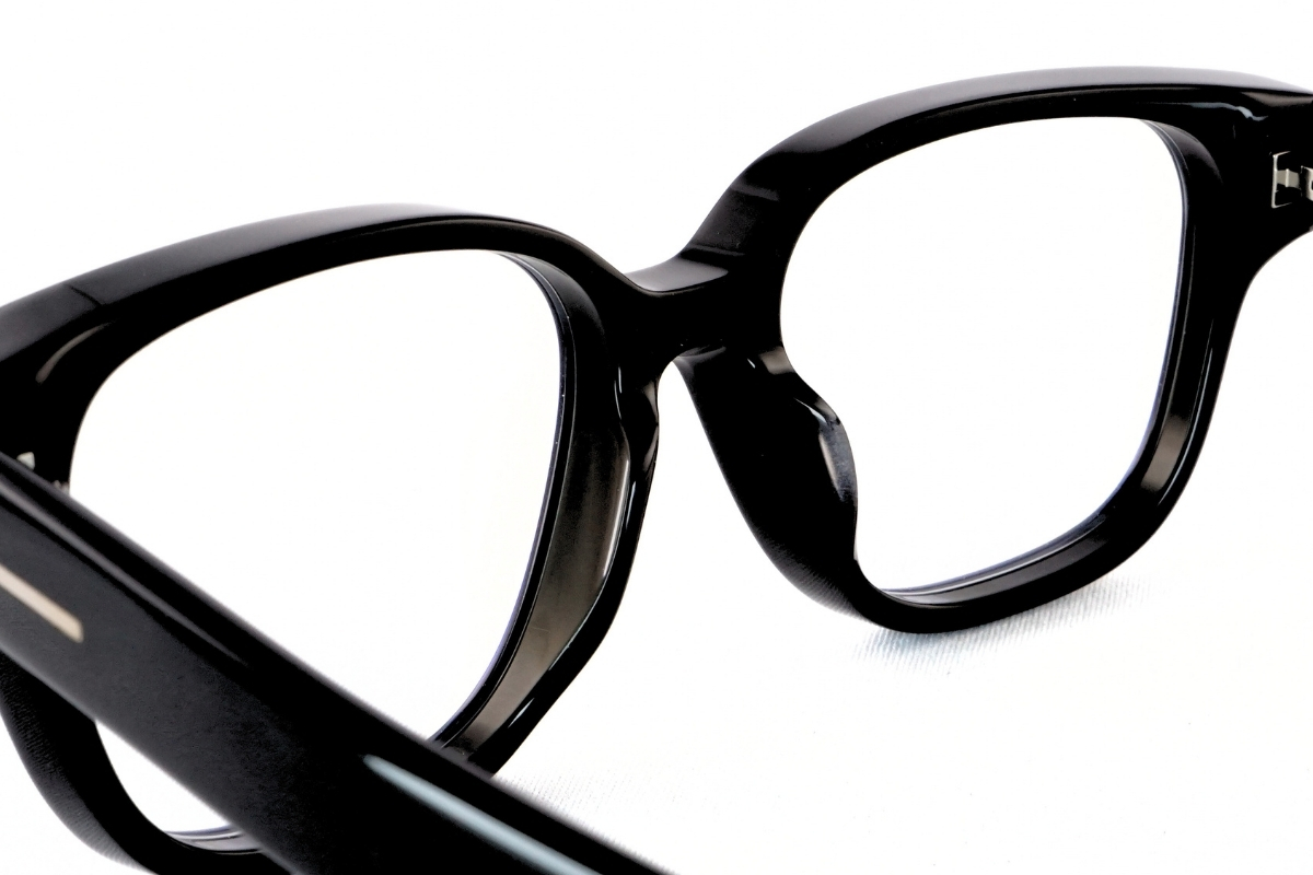 トムフォードのメガネ「TF6071-D-B」のノーズパッド