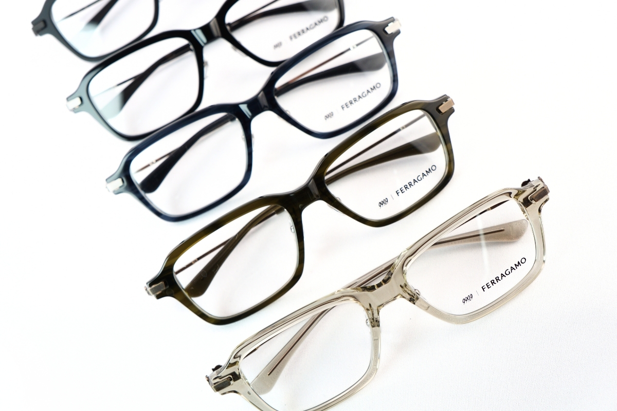 フォーナインズ×フェラガモ「SF9021」のめがね　