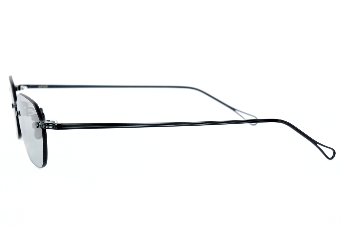 A.D.S.R.のリムレスサングラス「VATH」のテンプル
