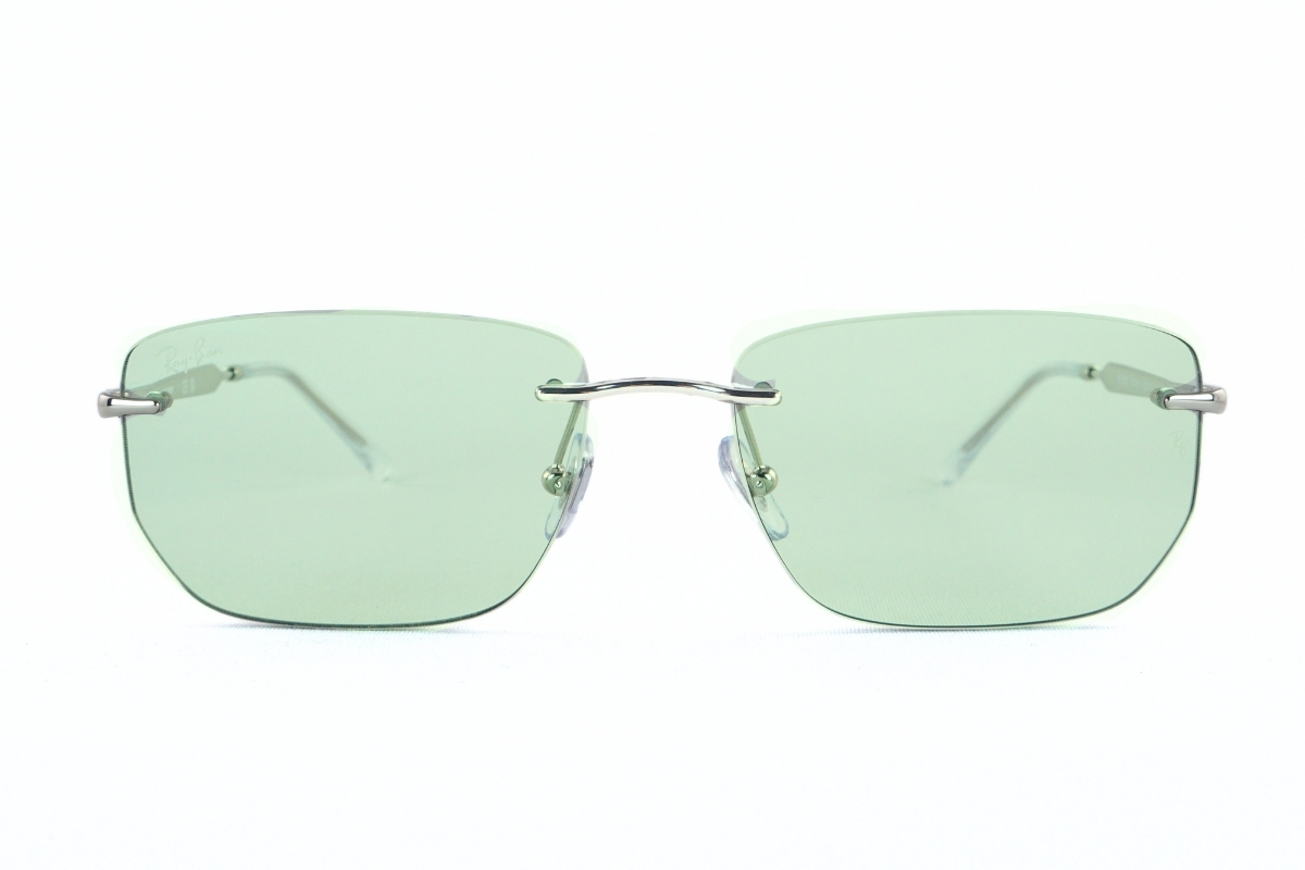 Ray-Banのリムレスサングラス「RB3768」のフロント