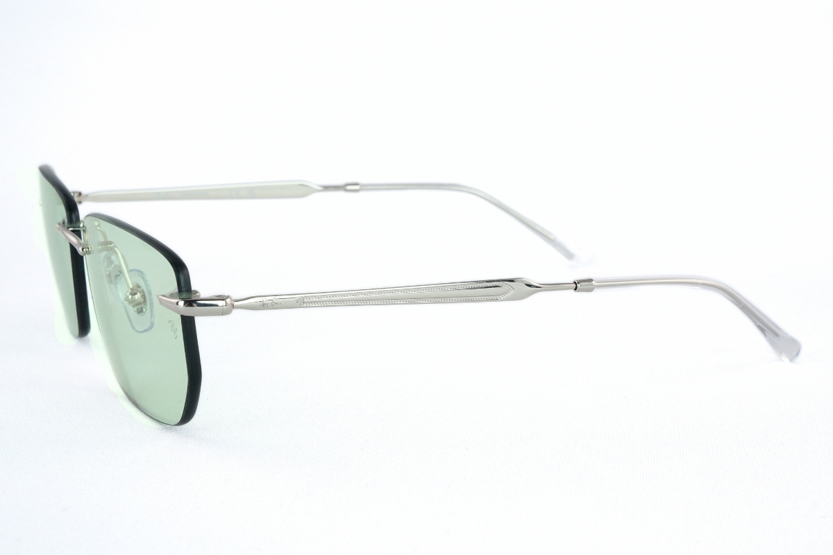 Ray-Banのリムレスサングラス「RB3768」のテンプル
