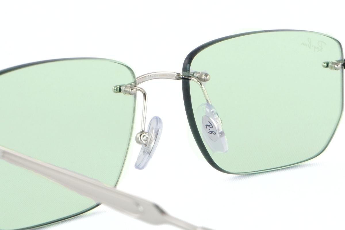 Ray-Banのリムレスサングラス「RB3768」の鼻パッド