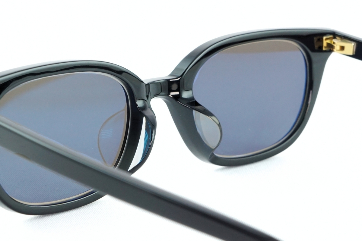A.D.S.R.のサングラス「CALIBRE」の鼻パッド