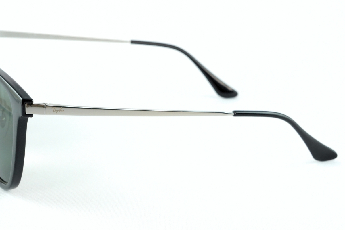 Ray-Banのオーバーサイズサングラス「RB4333D」のテンプル