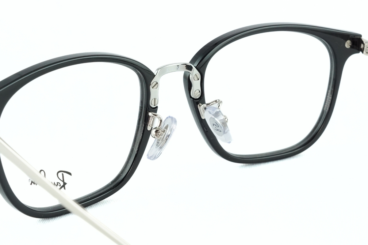 Ray-Banのウェリントンメガネ「RX7247D」の鼻パッド