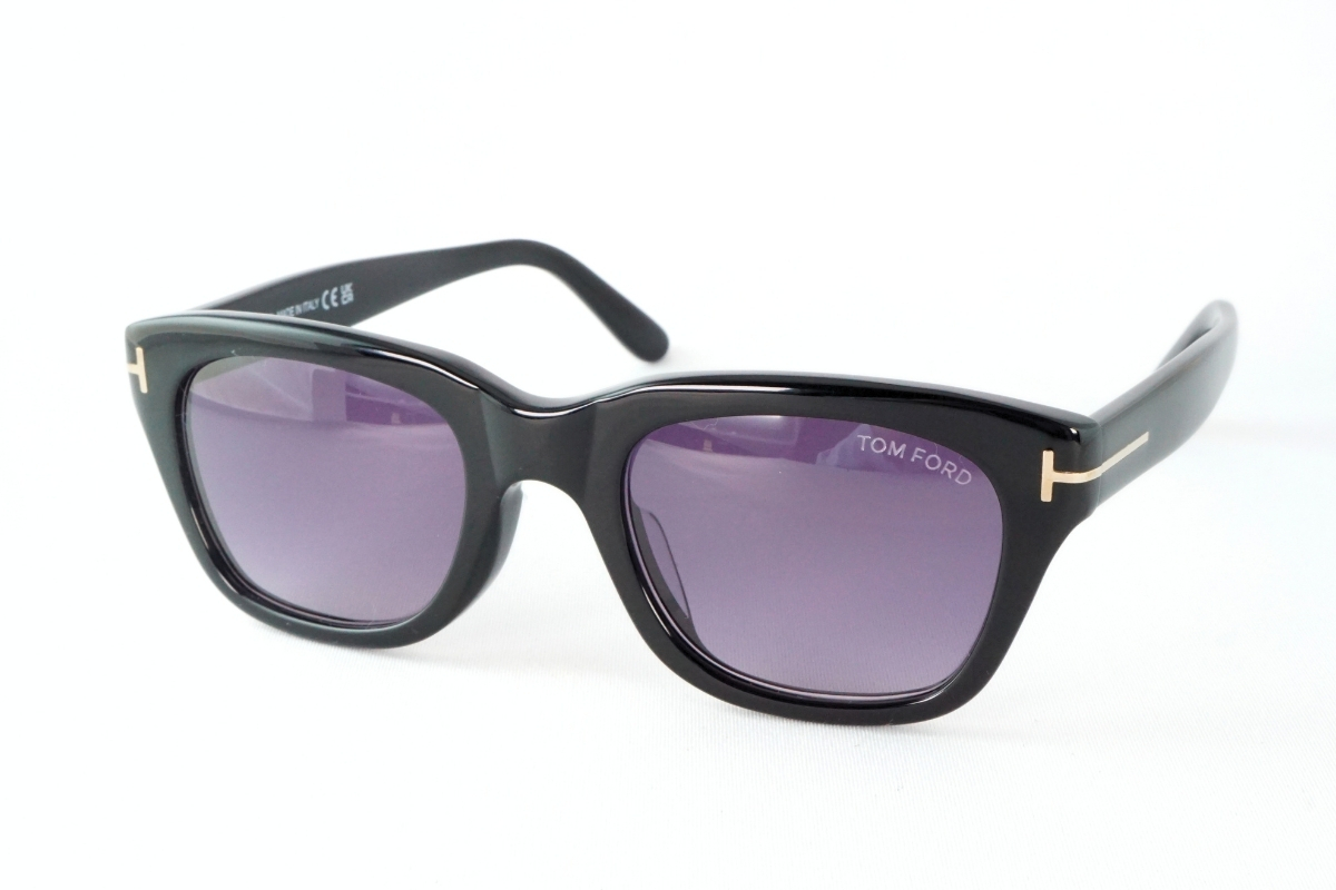 TOM FORD(トムフォード) TF237-F 01B Snowdon